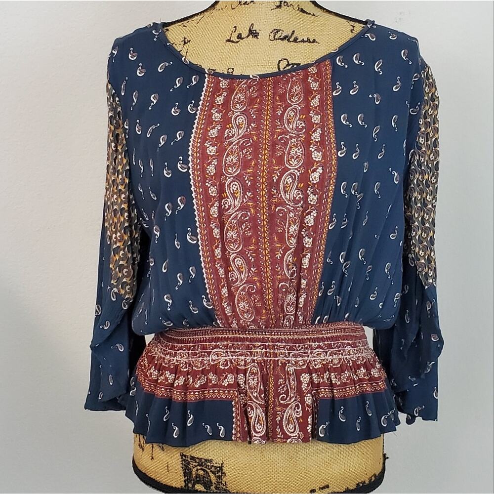 Angie Crinkle top sz L